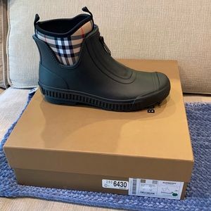 Burberry Flinton Rain Bootie